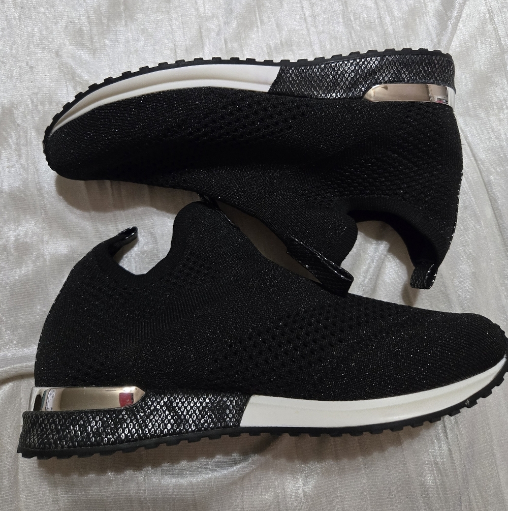 Black Knit Slip-On Sneakers By Urban Sport Size 8 EUC - Picture 7 of 8